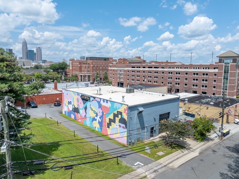 More Photos Of 1426 E 4th St, Charlotte Restaurant For Lease