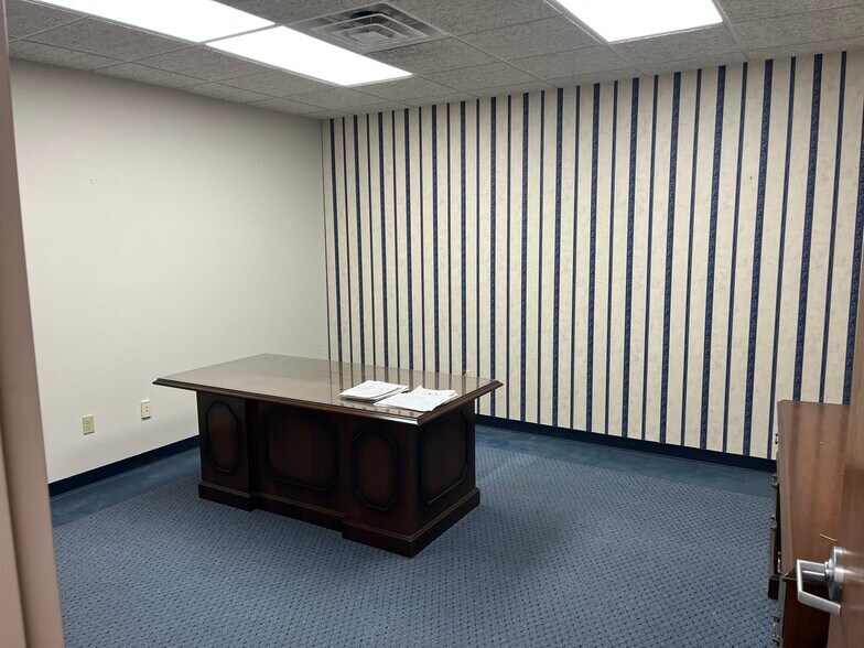 More Photos Of 5959 NW 37th St, Oklahoma City Industrial For Sale