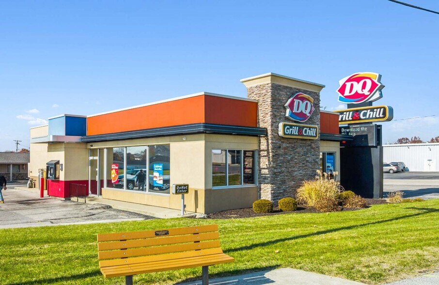 Primary Photo Of 960 N Main St, Bluffton Fast Food For Sale