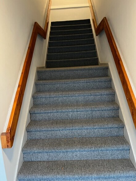 More Photos Of 4-28 Southwick St, Feeding Hills Freestanding For Lease