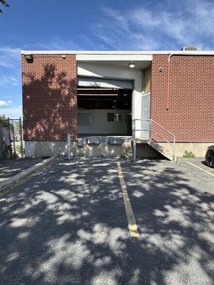 More Photos Of 1030 W Ellsworth Ave, Denver Distribution For Lease