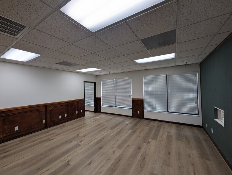 More Photos Of 4005 Menchaca Rd, Austin Medical For Sale