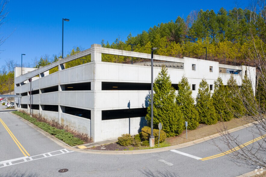 More Photos Of 3330 Preston Ridge Rd, Alpharetta Medical For Lease