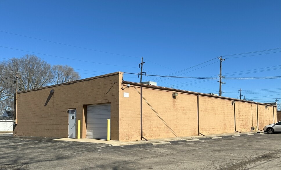 More Photos Of 3001 Kishwaukee St, Rockford Industrial For Sale