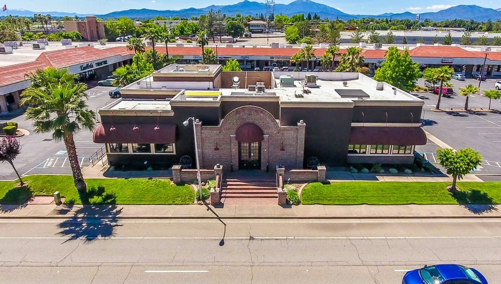 More Photos Of 1800 Churn Creek Rd, Redding Restaurant For Lease