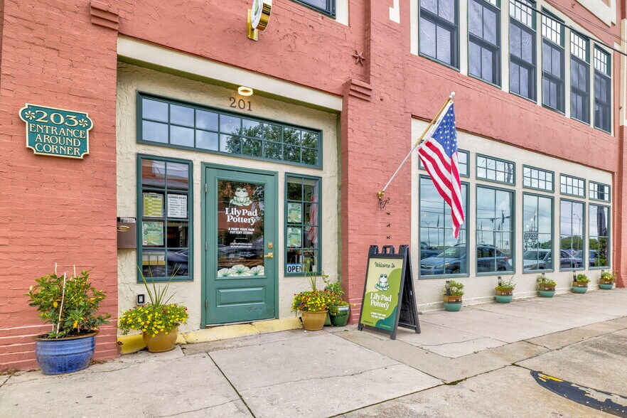 More Photos Of 201-207 N Water St, Elizabeth City Storefront Retail Residential For Sale