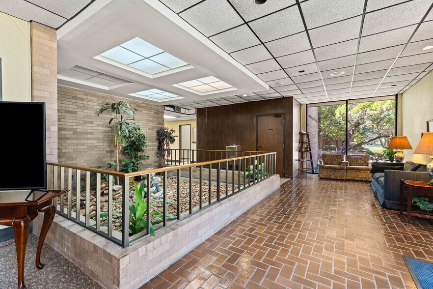 More Photos Of 6 Professional Park Dr, Webster Medical For Sale