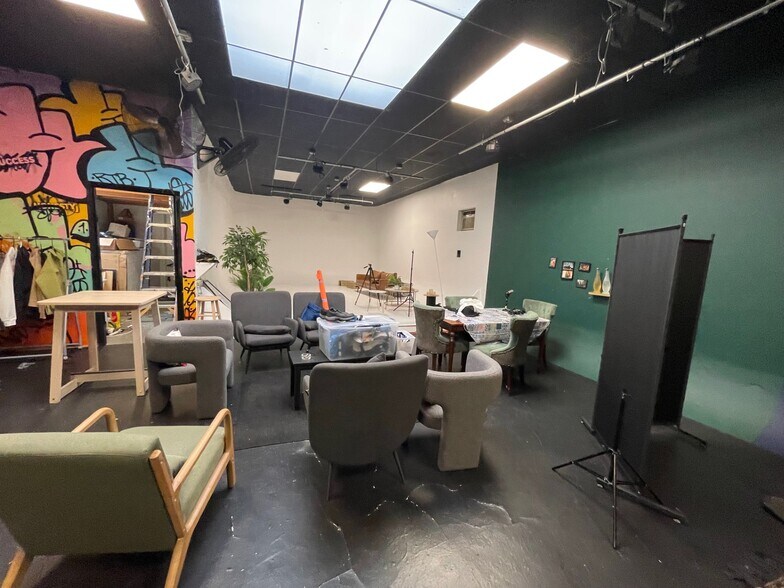 More Photos Of 3117 12th St, Astoria Storefront Retail Residential For Lease