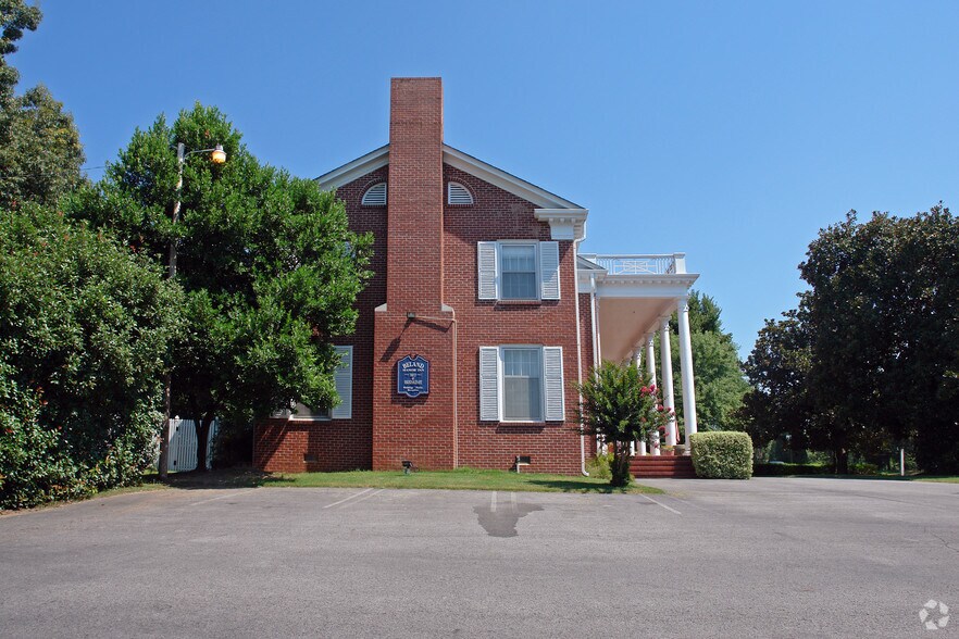 More Photos Of 1320 S Albert Pike Ave, Fort Smith Hospitality For Sale