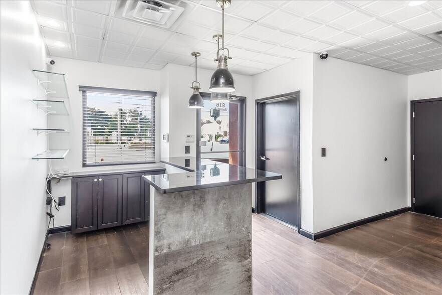 More Photos Of 816 Hempstead Tpke, Franklin Square Office For Lease