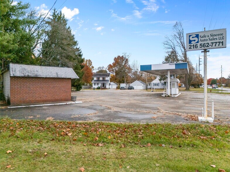 More Photos Of 1204 Erie Ave SW, Navarre Truck Stop For Lease