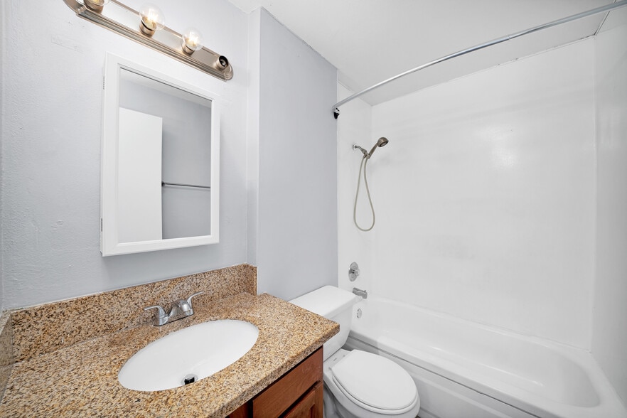 More Photos Of 13455 SE Oatfield Rd, Milwaukie Apartments For Sale