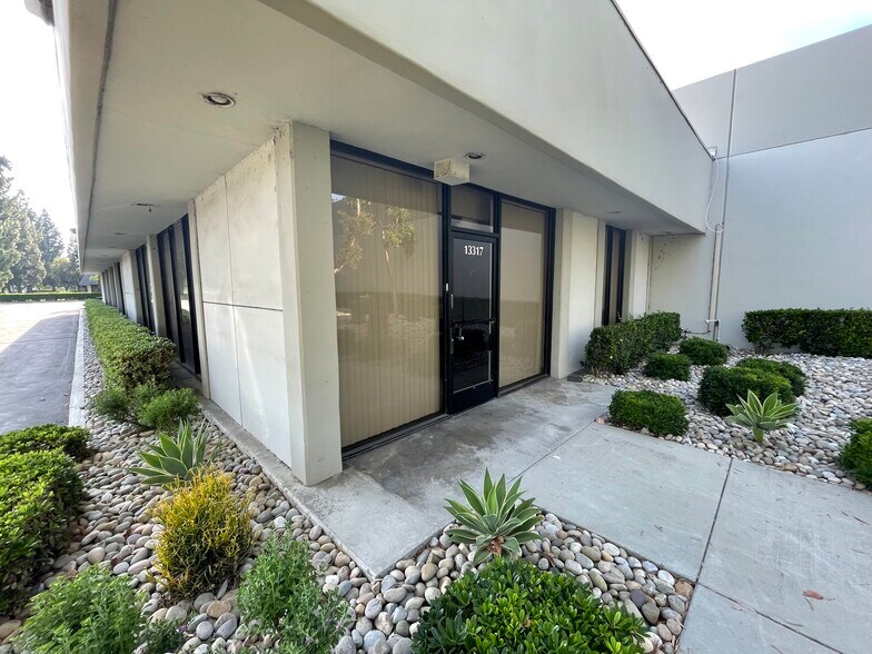 More Photos Of 13311-13317 166th St, Cerritos Manufacturing For Lease