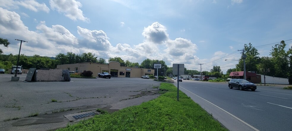 More Photos Of 5 Danbury Rd, New Milford Storefront Retail Office For Sale