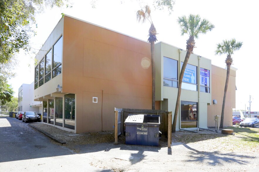 More Photos Of 210-220 W Brandon Blvd, Brandon Office For Lease