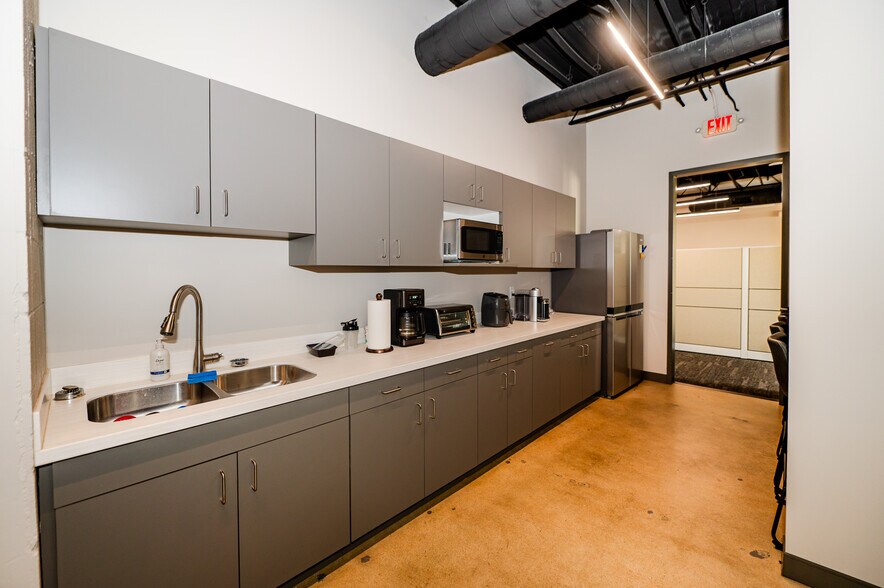 More Photos Of 810 Pendleton St, Greenville Office For Lease