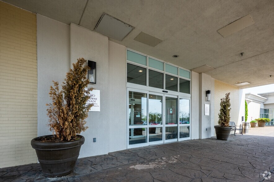 More Photos Of 164 Fort Couch Rd, Pittsburgh Hotel For Sale