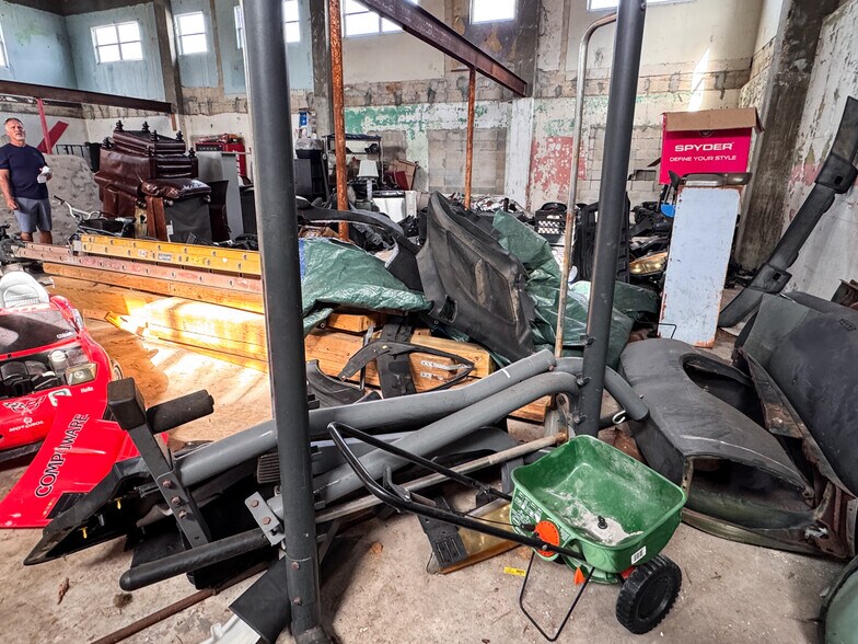 More Photos Of 701 W King St, Cocoa Warehouse For Sale