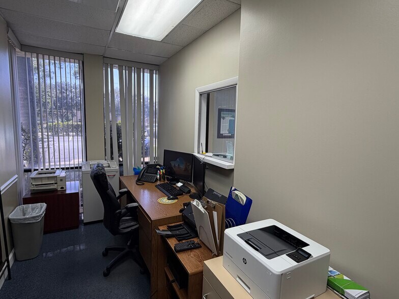 More Photos Of 1831 N Belcher Rd, Clearwater Medical For Sale