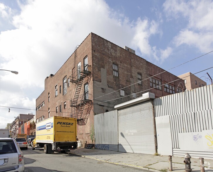 More Photos Of 48-50 Spencer St, Brooklyn Warehouse For Lease