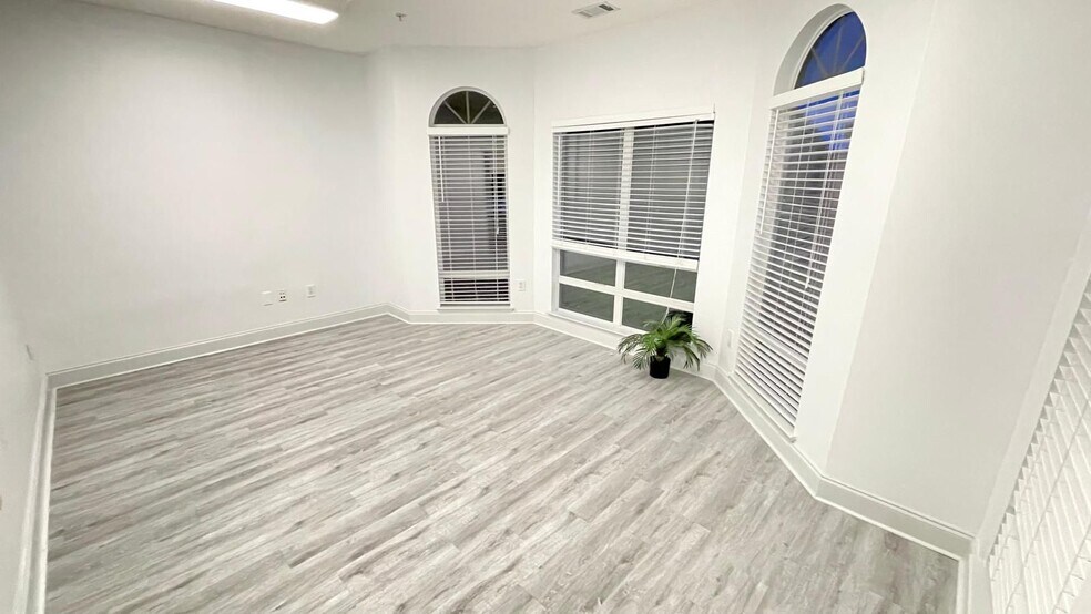 More Photos Of 2015 Barrett Lakes Blvd NW, Kennesaw Office Residential For Lease