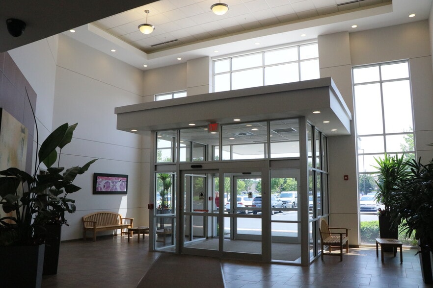 More Photos Of 1450 Busch Pky, Buffalo Grove Office For Lease