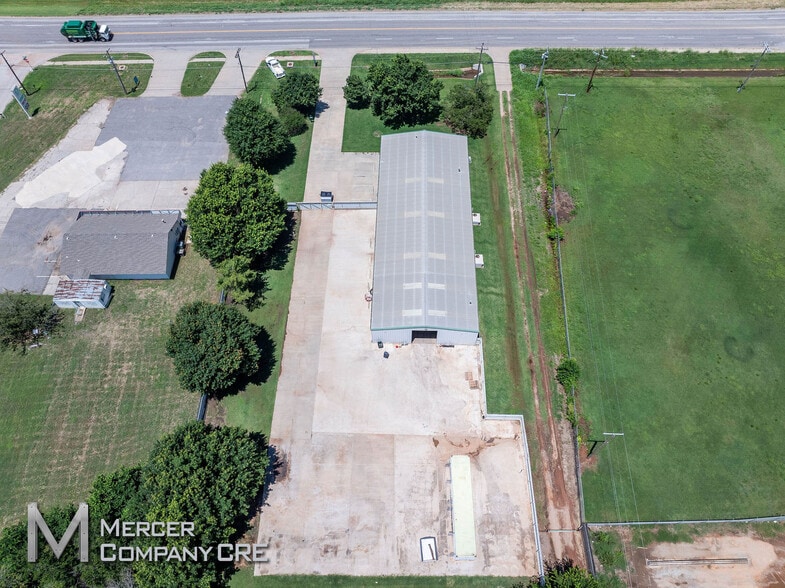 More Photos Of 10108 NW 10th St, Yukon Warehouse For Sale