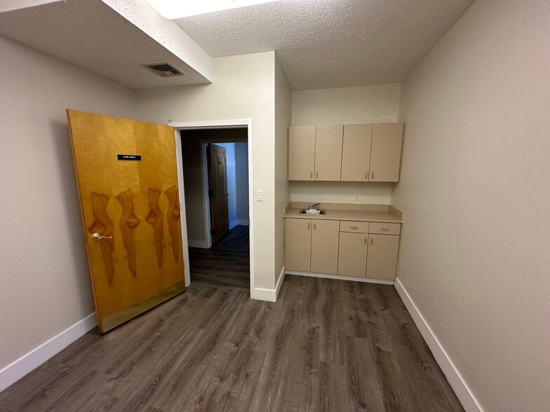 More Photos Of 76 Battery Ave, Brooklyn Apartments For Lease