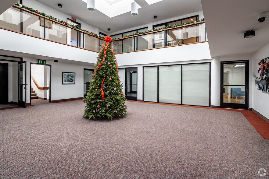 More Photos Of 105 Crescent Bay Dr, Laguna Beach Office For Lease