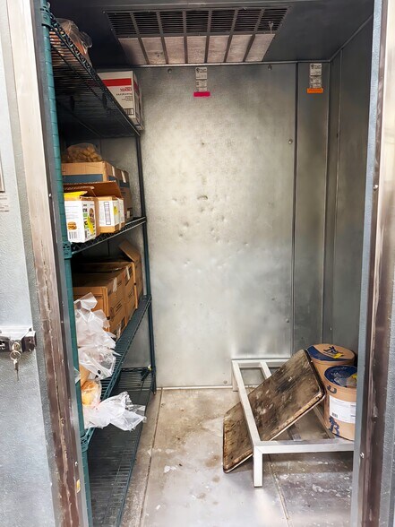 More Photos Of 19266 Coastal Hwy, Rehoboth Beach Storefront For Sale