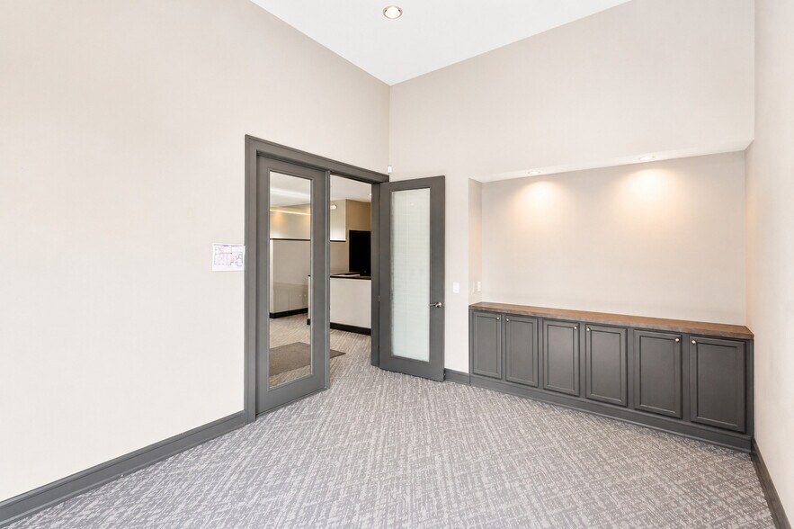 More Photos Of 5963 Kentshire Dr, Kettering Medical For Sale