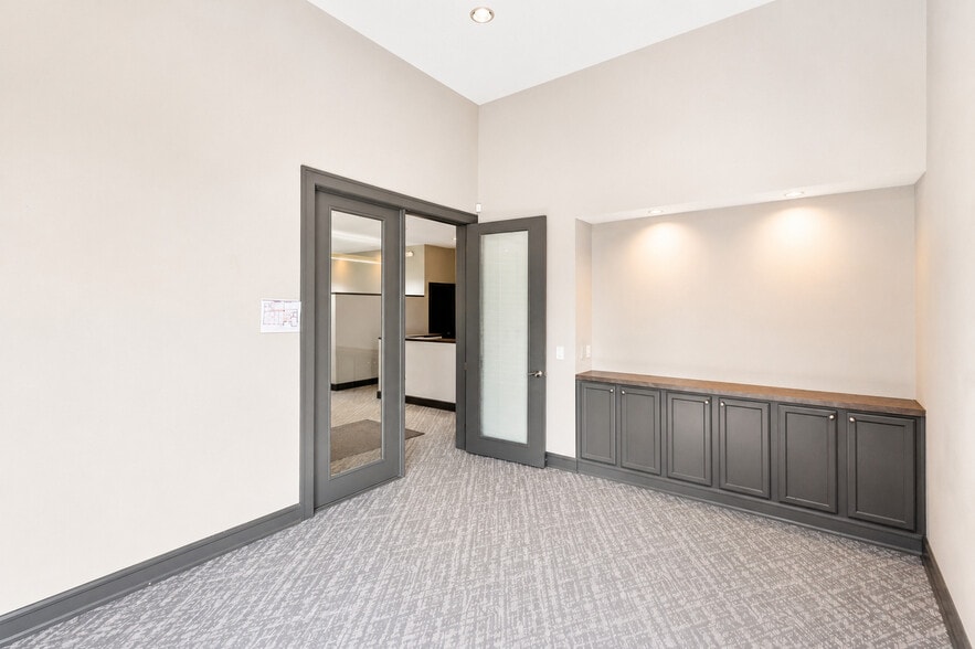 More Photos Of 5963 Kentshire Dr, Kettering Medical For Lease