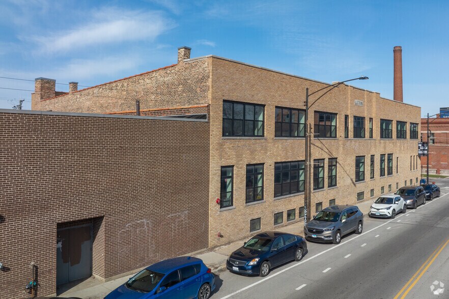 More Photos Of 1443 W Wabansia Ave, Chicago Office For Lease