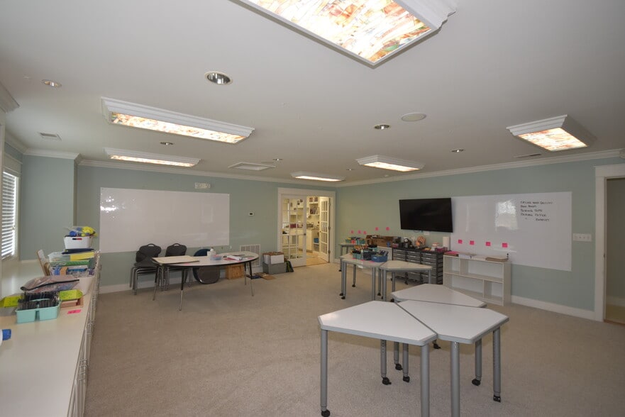 More Photos Of 277 Willbrook Blvd, Pawleys Island Office For Sale