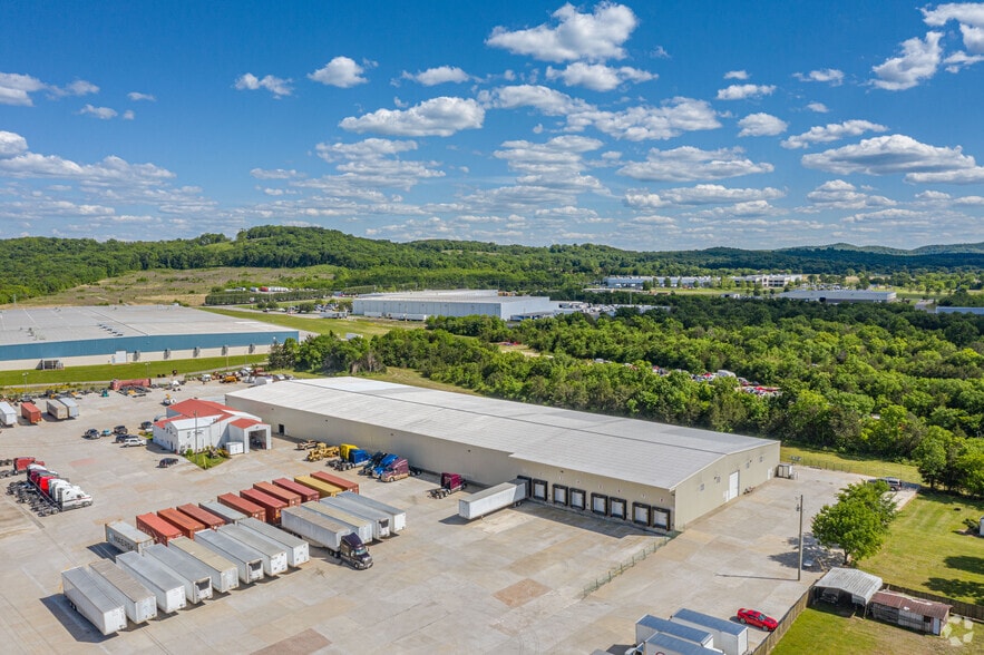 More Photos Of 1601 SE Tater Peeler Rd, Lebanon Warehouse For Lease