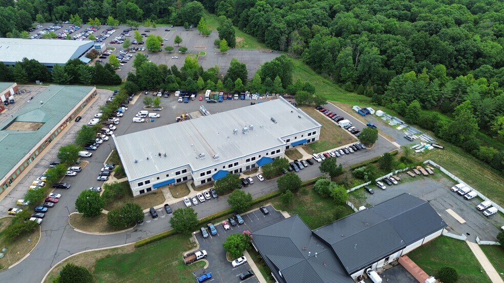 More Photos Of 7045-7073 Gateway Ct, Manassas Flex For Lease