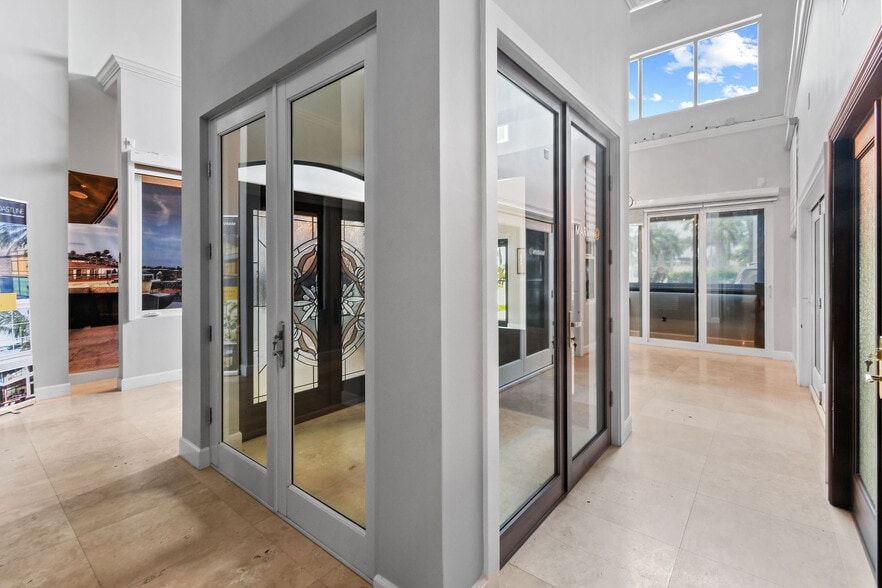 More Photos Of 5401 N Haverhill Rd, West Palm Beach Warehouse For Sale