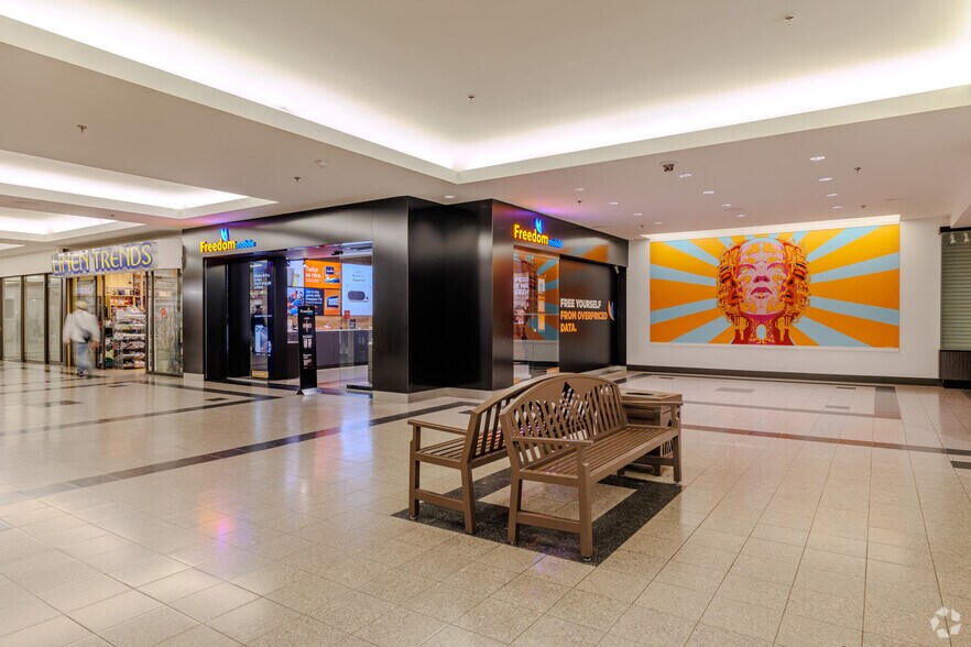 More Photos Of 100, 110, and 120 King St W, Hamilton Unknown For Lease