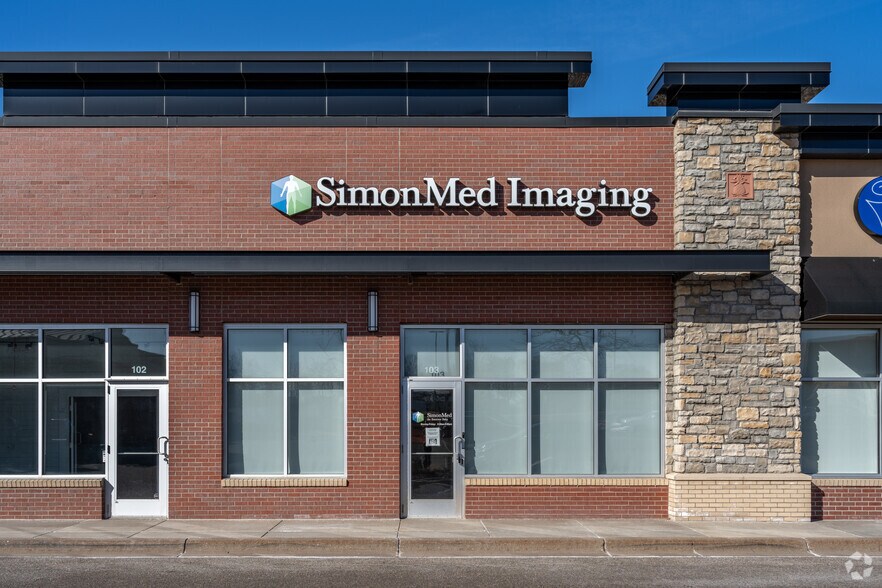 More Photos Of 1605 Queens Dr, Woodbury Freestanding For Lease