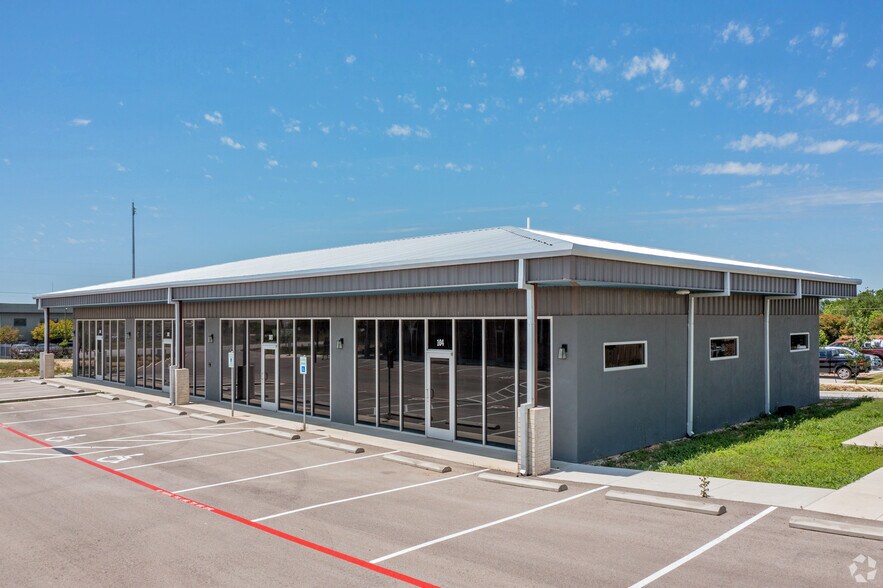 More Photos Of 706 Leander Dr, Leander Unknown For Lease