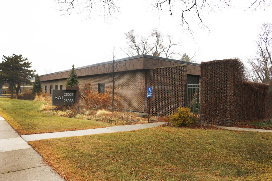 Primary Photo Of 26026-26038 Woodward Ave, Royal Oak Medical For Sale