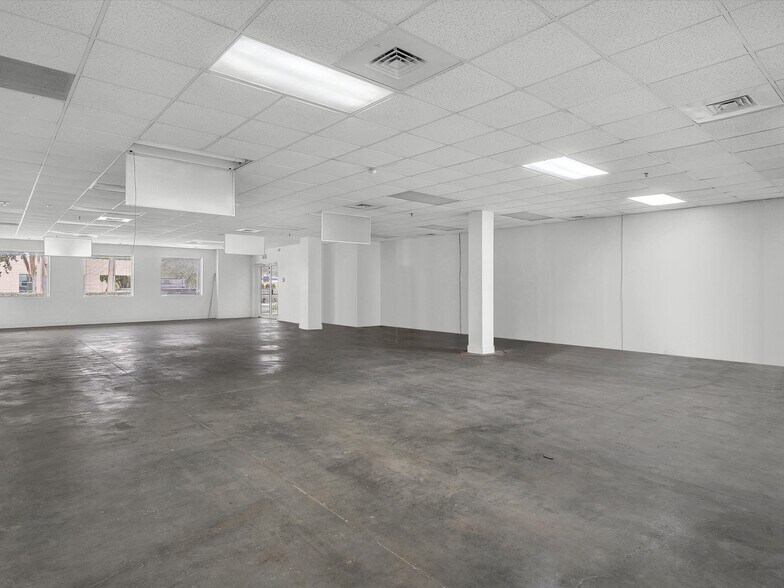 More Photos Of 2701 NW 107th Ave, Miami Refrigeration Cold Storage For Lease