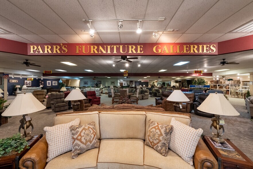 More Photos Of 2515 E Montgomery Pl, Wichita Falls Freestanding For Sale