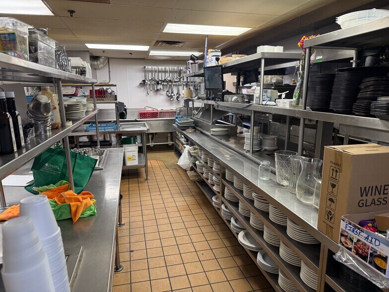 More Photos Of 1025 N Sherman Ave, Madison Freestanding For Lease
