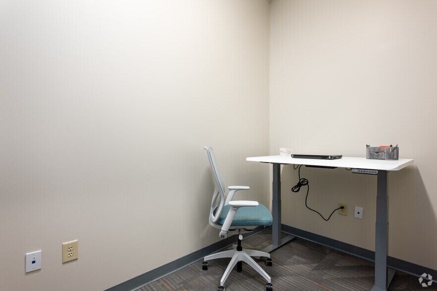More Photos Of 3980 Premier Dr, High Point Coworking Space