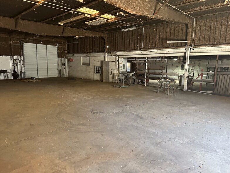 More Photos Of 1398 Stonewall St, Memphis Warehouse For Lease