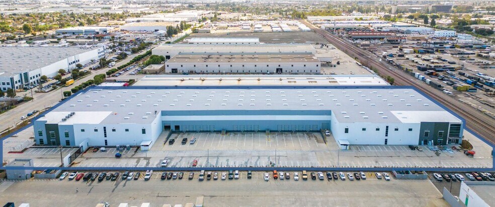 More Photos Of 11401 Greenstone Ave, Santa Fe Springs Distribution For Lease