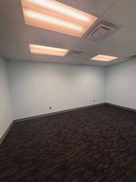 More Photos Of 6263 Taft Rd, Syracuse Warehouse For Lease