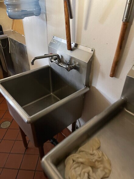 More Photos Of 15409 W Greenway Rd, Surprise Storefront For Lease