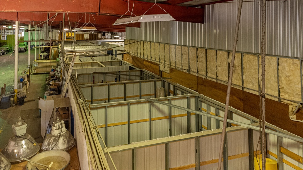 More Photos Of 501 Lakeshore Dr, Kuttawa Warehouse For Sale
